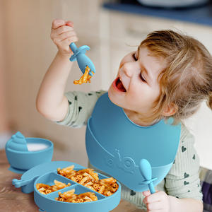 Ensemble d'alimentation fixe en silicone pour bébé résistant à la chaleur motif animal bol assiette bavoir tasse cuillère fourchette pour l'heure du <span class=keywords><strong>repas</strong></span> <span class=keywords><strong>de</strong></span> bébé - Product Image 3