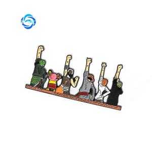 Broche de Metal Creativo Japonés de una Pieza con Personajes de Dibujos Animados de Luffy, Zoro y Chopper - Product Image 5