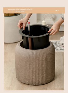 Pot de fleurs vertical cylindrique respirant auto-arrosant, style nordique, pour hôtel et décoration intérieure, en plastique soufflé - Product Image 3