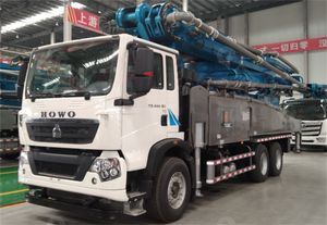 Camión Hormigonera HOWO de 4 Ejes, Nuevo, con Motor Diésel, Altura de Bombeo de 38m, Máx. 30m Distancia Horizontal Utilizado para la Construcción - Product Image 3
