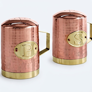 Salero y Pimentero Rosa con Diseño Martillado Brillante, Perfecto para la Mesa de Cocina, Decorativo y Práctico para Guardar - Product Image 1