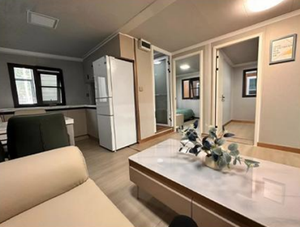 <span class=keywords><strong>Chalet</strong></span> de villégiature écologique en <span class=keywords><strong>montagne</strong></span>, maison conteneur extensible <span class=keywords><strong>à</strong></span> toit solaire et verrière panoramique, assemblage modulaire sans soudure - Product Image 2