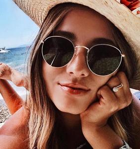 Lunettes de soleil rondes personnalisées <span class=keywords><strong>2020</strong></span> Hommes Femmes Mode Lunettes de soleil pas chères - Product Image 1