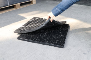 <span class=keywords><strong>Tapis</strong></span> de sol en <span class=keywords><strong>caoutchouc</strong></span> antidérapant haute densité pour protection contre les chutes de barres, idéal pour salles de sport commerciales et gymnases - Product Image 3