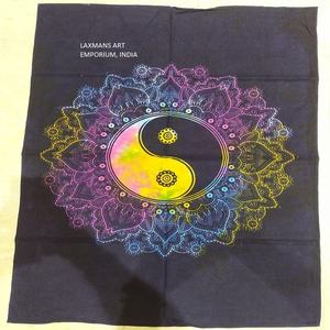 Nouvelle Tapisserie Murale Tricotée LAXMANS Yin Yang en Coton Imprimé Multicolore 75x110cm en Gros, Provenant d'Inde - Product Image 3