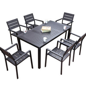 Conjunto de Comedor para Exterior, Mesa y Sillas de Plástico, Madera, Ratán, Metal, Aluminio, Estilo Contemporáneo - Product Image 1