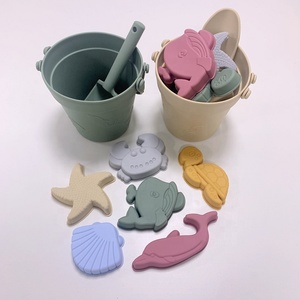 Ensemble <span class=keywords><strong>de</strong></span> jouets en <span class=keywords><strong>Silicone</strong></span> souple sans BPA, personnalisé, pour l'extérieur, Style moderne, <span class=keywords><strong>plage</strong></span>, outils, <span class=keywords><strong>seau</strong></span> <span class=keywords><strong>de</strong></span> sable, pour enfants, en été - Product Image 1