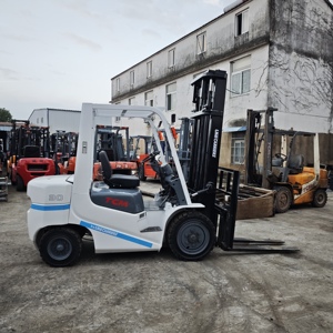 Chariot élévateur diesel d'occasion 3 tonnes TCM FD30, haute performance, mât bi-étages, déplaceur latéral hydraulique, pneus pleins - Product Image 6