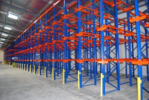 Système de rayonnage Drive-In à 4 niveaux, rayonnage d'entrepôt bleu, revêtement en poudre, stockage industriel avec barre de support pour palettes - Product Image 3