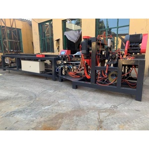 Machine automatique de fabrication de blocs de palettes en bois, machine de clouage <span class=keywords><strong>et</strong></span> de découpe des pieds de palettes en bois - Product Image 1