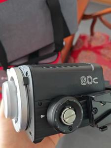 Lámpara de Video Aputure STORM 80C Usada, Luz de Relleno COB a Todo Color de 80W para Grabación en Estudio y en Vivo, Sin Soporte ni Puertas de Barn Door - Product Image 5