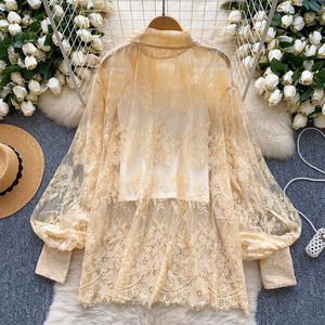 Top in Pizzo Trasparente <span class=keywords><strong>con</strong></span> Maniche a Lanterna e Allacciatura a <span class=keywords><strong>Fiocco</strong></span>, <span class=keywords><strong>con</strong></span> Canotta Halter Abbinata, Elegante per Donne e Signore - Product Image 3