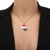 Collier pendentif vintage en acier inoxydable plaqué or avec chaîne en boîte, carte et drapeau de la République d'Irak, avec pochette cadeau