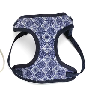 Arnés Ajustable para Perros GuiKe, Diseño Personalizado, Ecológico, Suave y Cómodo, de Neopreno con Estampado Animal, para Mascotas - Product Image 1