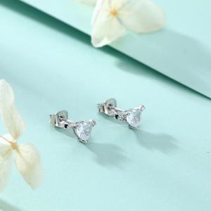 Pendientes de Botón Modernos de Plata de Ley con Circonita en Forma de V, Chapados en Rodio, para Boda o Compromiso - Product Image 5