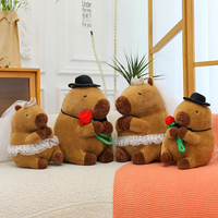 Offres Spéciales mariage habillé Capybara peluche poupée mignon Capybara tenant Rose peluche jouet doux Couple Capibara peluche jouet