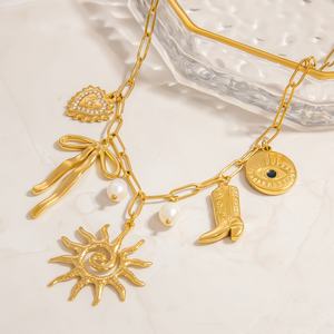 Collar con Colgante de Corazón de Acero Inoxidable Chapado en Oro de 18K, Estilo Moderno y Elegante con Cadena de Eslabones, Accesorios de Moda de Alta Gama - Product Image 4