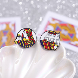 Bán Buôn Poker Thẻ Vuông Jqk Men Pins Vương Quốc Jack Nữ Hoàng Vua Trâm Cài Túi Huy Hiệu Đồ Trang Sức Pins Quà Tặng Cho Người Bạn Tốt Nhất - Product Image 3