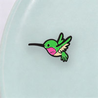 Creatieve natuur kolibrie emaille broche vliegende vogelvorm metalen badge wildlife thema accessoire voor kleding rugzak denim