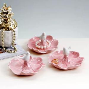 Kreativer Keramik schmuck tablett im europäischen Stil Vogel in Blatt rindens chale mit Vogel dekor Zier dekorations tablett - Product Image 5