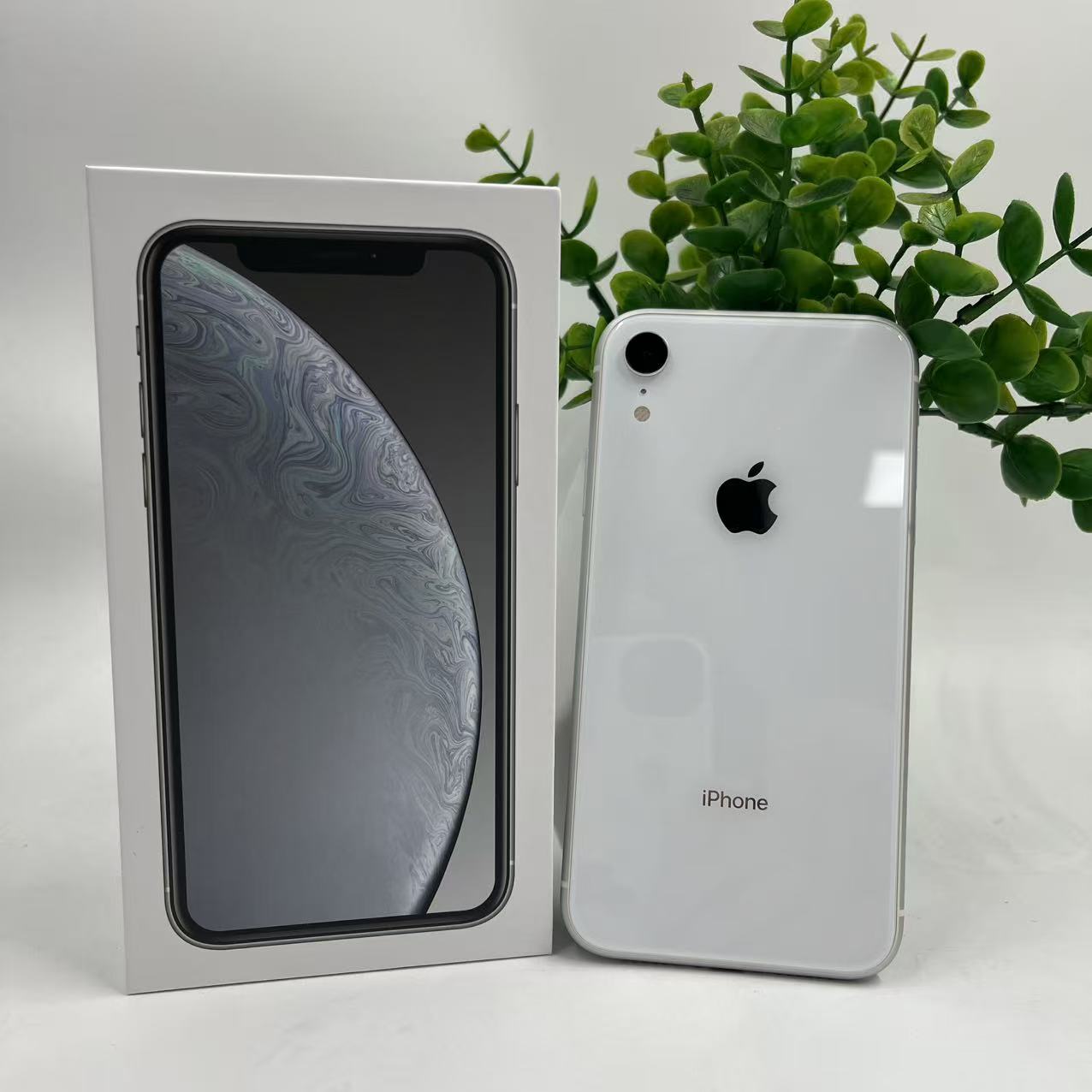 iPhone XR 128GB iPhone X 256GB Apple iPhone XR, US Version, 256GB