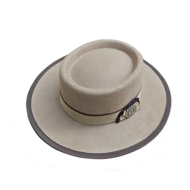 Vente en gros de chapeaux européens et américains pour dames Chapeau haut de forme en laine blanc plumes Fedora jazz à large bord