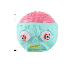 Cadeaux d'Halloween très demandés : Porte-clés Squishy Zombie à yeux qui sortent, jouet doux et étrange à presser - Product Image 1
