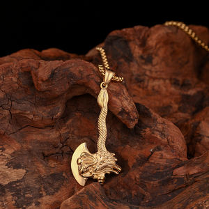 Collar con colgante de dragón dorado con hacha dominante de acero inoxidable personalizado a la moda para hombre - Product Image 3