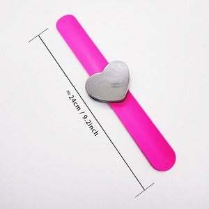 Pulsera magnética de silicona con forma de corazón para peinado, accesorios para estudio fotográfico GZ01 - Product Image 2