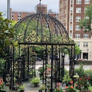 Gazebo de Jardín con Estructura de Hierro Forjado y <span class=keywords><strong>Techo</strong></span> de Tela Impermeable, Diseño Portátil para Eventos Temporales - Product Image 2