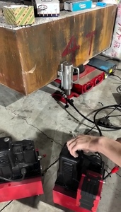 Plataforma de Transporte de Carga Pesada con Sistema Hidráulico de Elevación, Bomba Eléctrica Integrada para Manejo de Materiales Industriales - Product Image 2