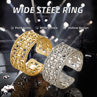 Großhandel 10MM Breiter Edelstahl-Ring mit Hohlem Gravurmuster und Glitzernden Kristallen, CNAS-Zertifiziert, Unisex, für Hochzeit und Verlobung