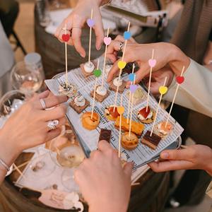 Piques à cocktail jetables écologiques en bambou pour Thanksgiving, en forme de cœur, décoratives pour canapés et amuse-gueules - Product Image 2
