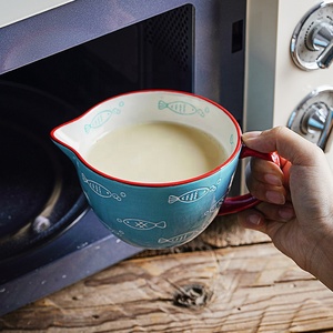 Bát trộn gốm sứ hình cá đáng yêu vẽ tay, có vòi rót dễ dàng, đáy chống trượt, có tay cầm, dùng làm bát trộn salad, cốc đánh trứng - Product Image 6