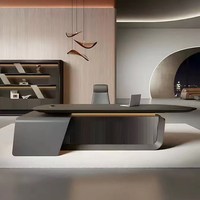 Bureau de direction moderne en forme de L, design de panneau en arc, cadre haut de gamme, luxe léger, accents en acier inoxydable, 2 tiroirs, bureau