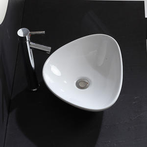 Lavabo triangulaire en céramique au <span class=keywords><strong>design</strong></span> moderne et élégant pour hôtel, lavabo triangulaire pour se laver les mains, lavabo à poser sur le comptoir - Product Image 2