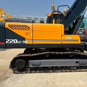 Excavatrice sur chenilles hydraulique Hyundai 220LC9S, 22 tonnes, machine de construction robuste avec une forte force de creusement et des performances stables. - Product Image 4