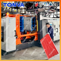 Machine de moulage par soufflage pour la fabrication de tables pliantes rectangulaires en plastique pour l'extérieur