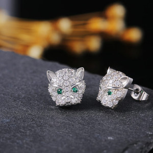 Orecchini a perno con testa di leopardo da donna, design animale trendy, gioielli scintillanti per tutti i giorni e feste - Product Image 2
