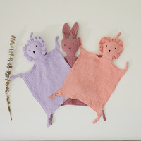 Bavoirs en mousseline de coton unisexe pour bébés, serviettes apaisantes, poupées en peluche, bavoirs d'alimentation pour nouveau-nés et tout-petits – En gros et en stock