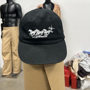 Gorra de Algodón Negra Estilo Dad, con Bordado Minimalista de Caballo, 5 Paneles, Sin Estructura, Informal - Product Image 1