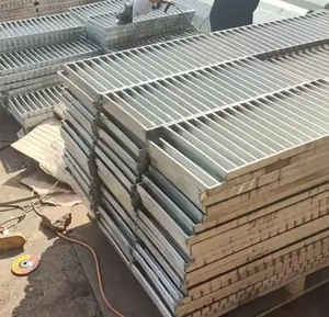 Factory Produces Hot Dipped Galvanized Steel Grating Plate Metal Trestle Platform Sidewalk Heavy Steel Grating