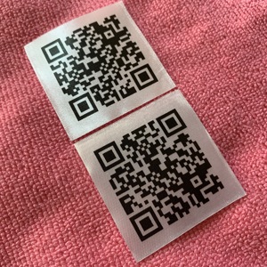 Logotipo personalizado Escaneado Código <span class=keywords><strong>QR</strong></span> Satén Etiqueta de cuidado, Funcionable Único Código <span class=keywords><strong>QR</strong></span> Diseño Camiseta Etiqueta textil - Product Image 3
