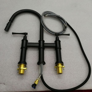 Grifo de Cocina de Latón con <span class=keywords><strong>3</strong></span> Orificios, Acabado Dorado Cepillado, con Rociador Extraíble de Doble Función, Proveedor de Tailandia - Product Image 6