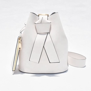 Mode Couleur <span class=keywords><strong>Blanche</strong></span> PU Femmes sac Seau Arc Main Sac À Bandoulière - Product Image 2