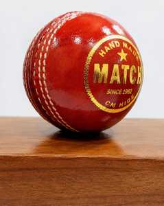 Ballon de cricket en cuir rouge, 2 pièces, fait main, en cuir de vachette, depuis 1962, pour les matchs de club et les jeux scolaires, équipement sportif pour les matchs - Product Image 3