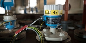 Interruptor de Nivel de Horquilla Acústica de Acero Inoxidable Serie FTL de Endress+Hauser con Precisión del 0.2% FTL41-BBA8ABFAA1AJA1VCJ - Product Image 5