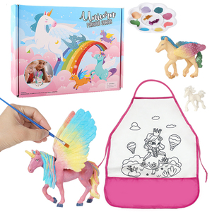 Set di Pittura Artistica Unicorno WAYEE |   12 modelli di unicorni in diverse dimensioni, grembiule colorabile e 12 colori di vernice acrilica in plastica - Product Image 1