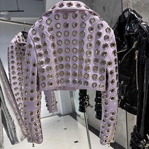 Giacca 2025 da <span class=keywords><strong>donna</strong></span> <span class=keywords><strong>in</strong></span> vera <span class=keywords><strong>pelle</strong></span> di montone giacca corta da motociclista con rivetto a cerchio cavo per cappotto <span class=keywords><strong>in</strong></span> <span class=keywords><strong>pelle</strong></span> lavanda primaverile - Product Image 2