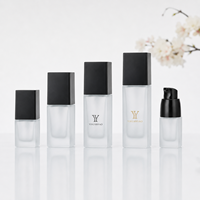 Flacon de sérum carré transparent givré de luxe 15ml 20ml 30ml 40ml, emballage cosmétique pour soins de la peau liquide 30ml, flacon de fond de teint en verre avec pompe